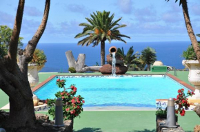 Kolonialstil-Villa mit Pool und tollem Ausblick